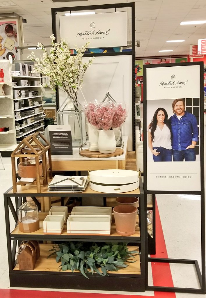 Emily_Coe3's tweet photo. Hearth&amp; Hand Spring collection! See @AnthonyHilborn  for the other half of the set! #Magnolia #Target https://t.co/wQMirIVyj2