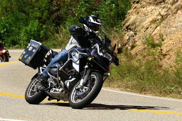 Get your ride on. Record your ride and replay every corner with the EatSleepRIDE app. #ESRapp #EatSleepRIDE <a href="/MotorcycleExped/">MotorcycleExpeditions</a> app.eatsleepride.com

📷: joe4611 - ESR