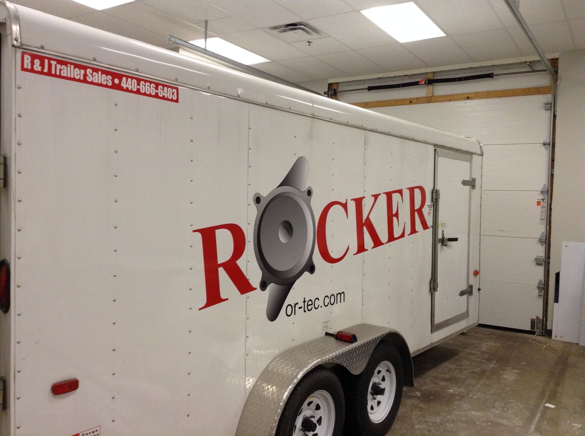 EpicSignsOhio's tweet image. Have a work trailer? Consider vinyl lettering in #ClevelandOH #TrailerLettering #VehicleVinylLettering hubs.ly/H09vdFx0
