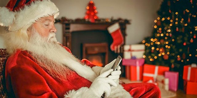 brittanybliu's tweet photo. Check out @michchiantera's predictions for 2018. Here's a hint: It's Santa’s🎅🏻 best kept secret https://t.co/vXDn5NxD9p https://t.co/DtiNygtI12