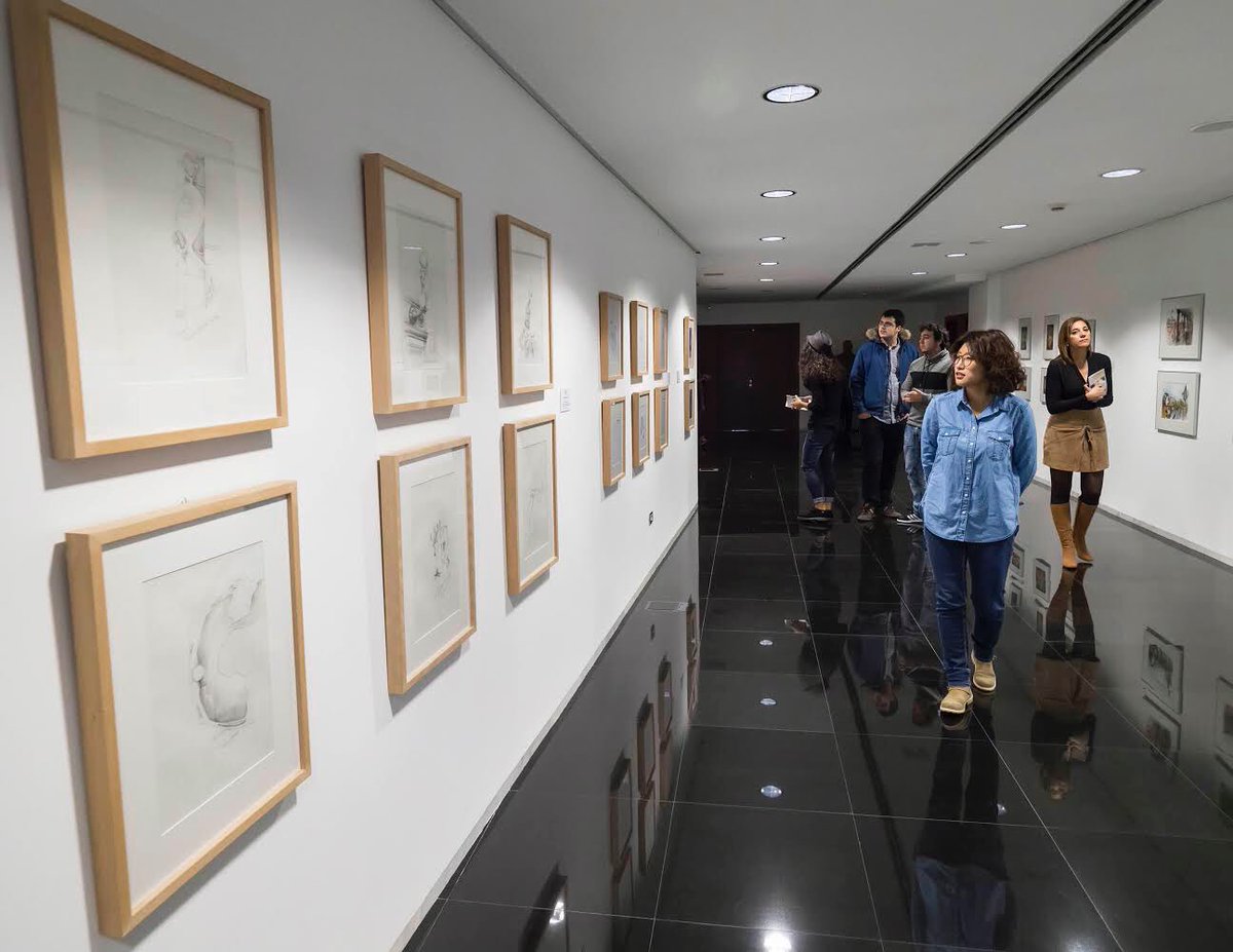 Dip_Va's tweet photo. La diputada #InmaculadaToledano presenta en el @Teatro_zorrilla la #exposición “Los #Premios #Argaya de #Ilustración 2009-2017” @TEATROZORRILLA @turvalladolid @culturacyl https://t.co/MsfIFT9gJP