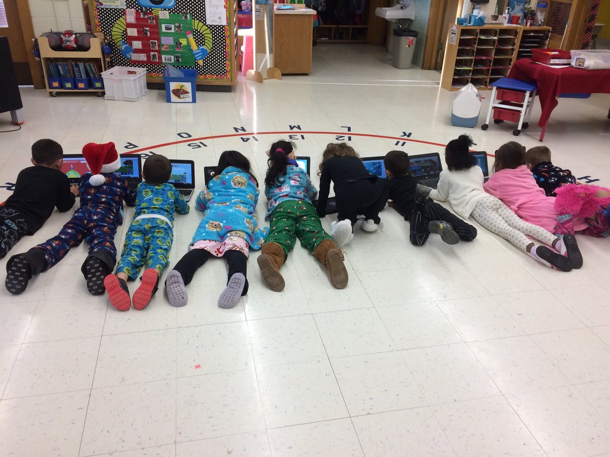 enelsen3's tweet photo. Happy Polar Express Day# goGrewenow https://t.co/JitixCjsZD
