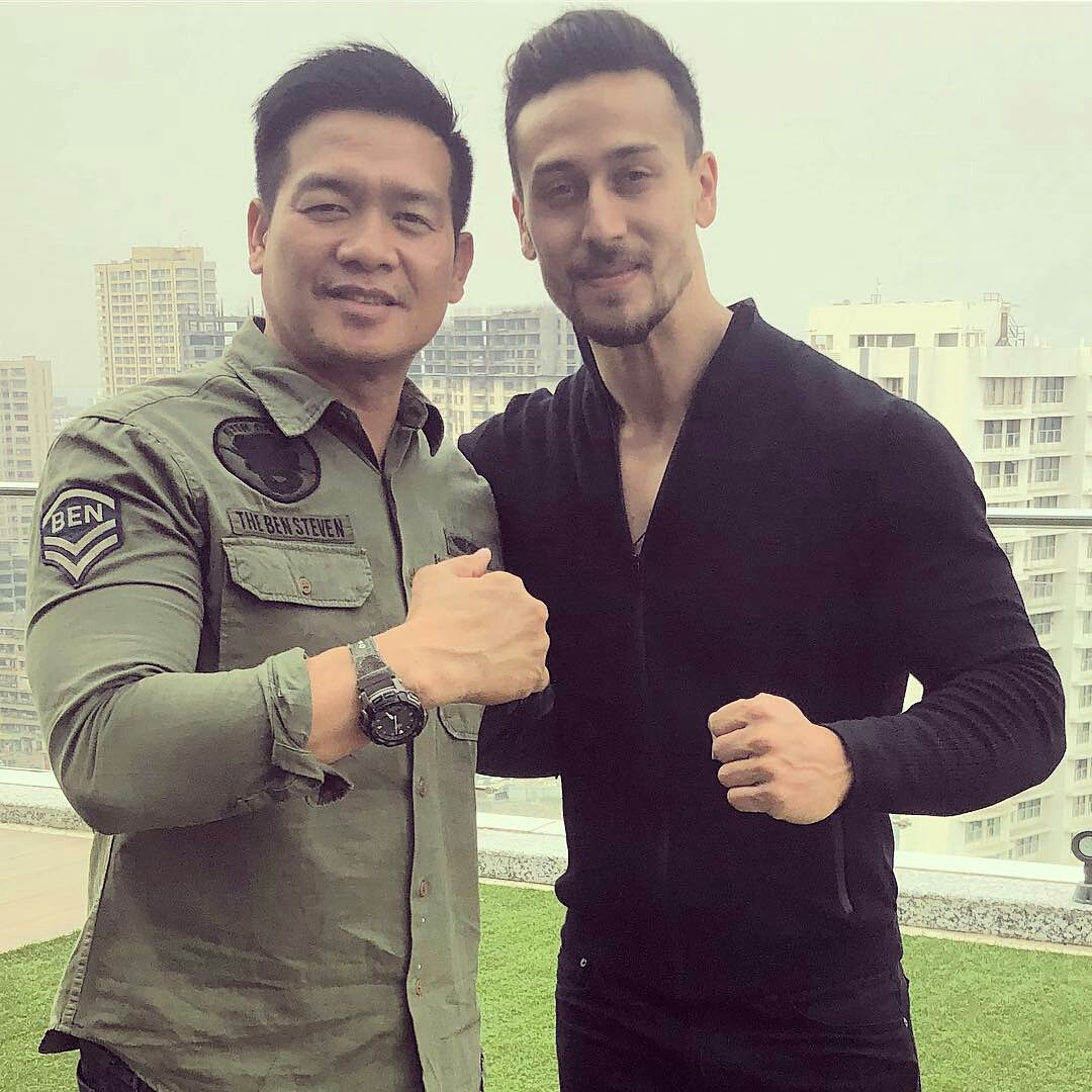 whynotR_'s tweet image. @iTIGERSHROFF with his acclaimed action director #Kecha
So Let The Action Begin!

@TeamTIGERSHROFF @AyeshaShroff
