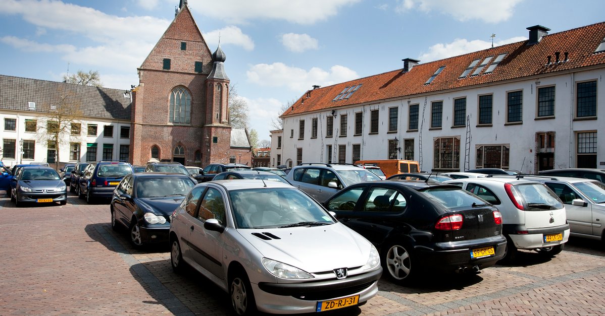 gemharderwijk's tweet photo. De parkeervergunning of ontheffing blauwe zone voor werkers wordt in 2018 automatisch verlengd. Meer weten over de parkeervergunning? https://t.co/P28y9WZJlE