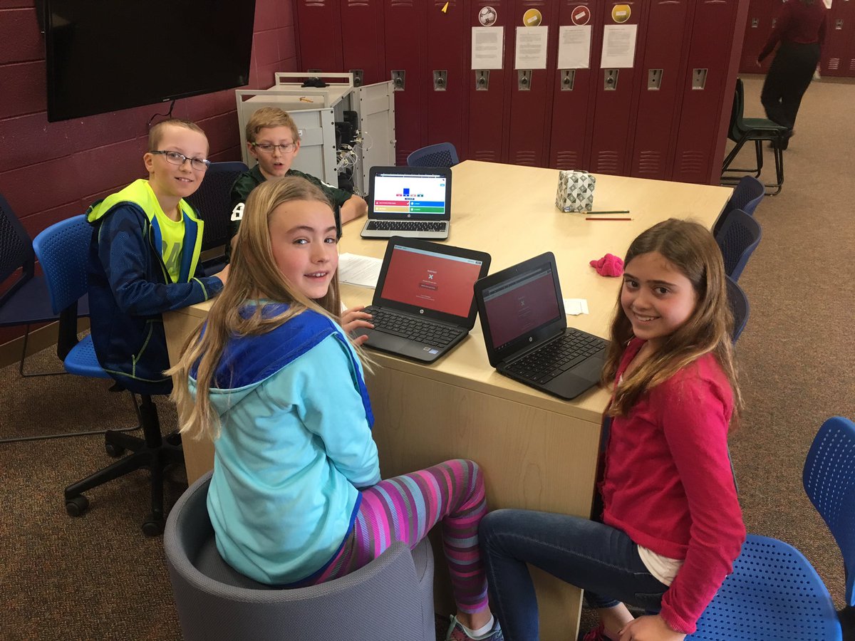 MsDevine111's tweet photo. Learning Space vocabulary with student created Kahoots. #heritagelearn #sascompass https://t.co/jmilfDi00g