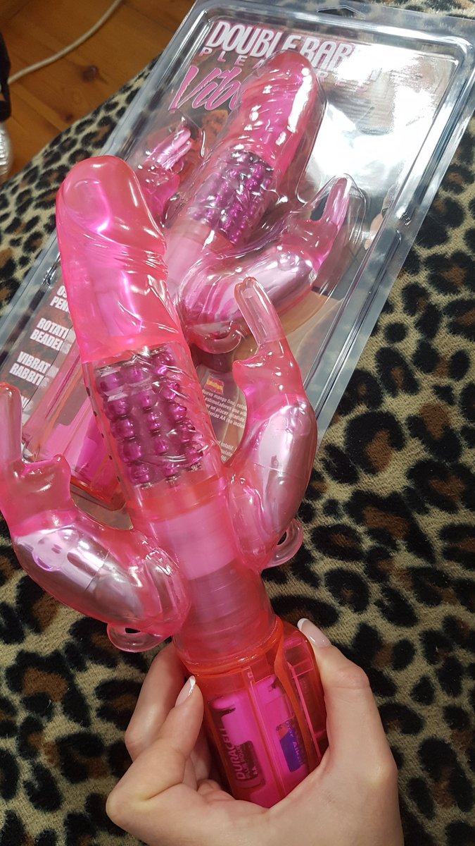 SofiMoraXxX's tweet photo. segundo #doublerabbit de mi #sexshop favorito @SexPlace consiguelo con el codigo descuento sofimora --》 sexplace.es 《-- https://t.co/XPDegMhICn