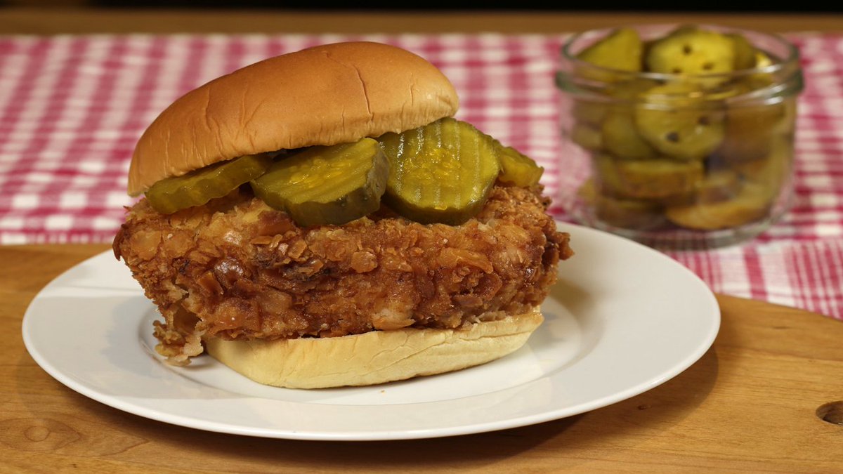 Chick-fil-A opens Sunday to feed stranded passengers at Atlanta airport bit.ly/2oNcDnO?utm_so… https://t.co/w36XY1R3IR