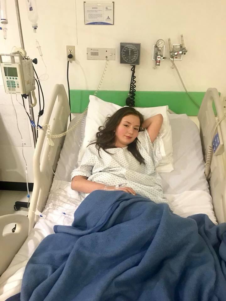 FernandaSasse's tweet photo. Hola amigos les pido una oración y buenas vibras para que no me tengan que operar del apéndice 🙏 los quiero 💕😘 https://t.co/1jhyquVab6