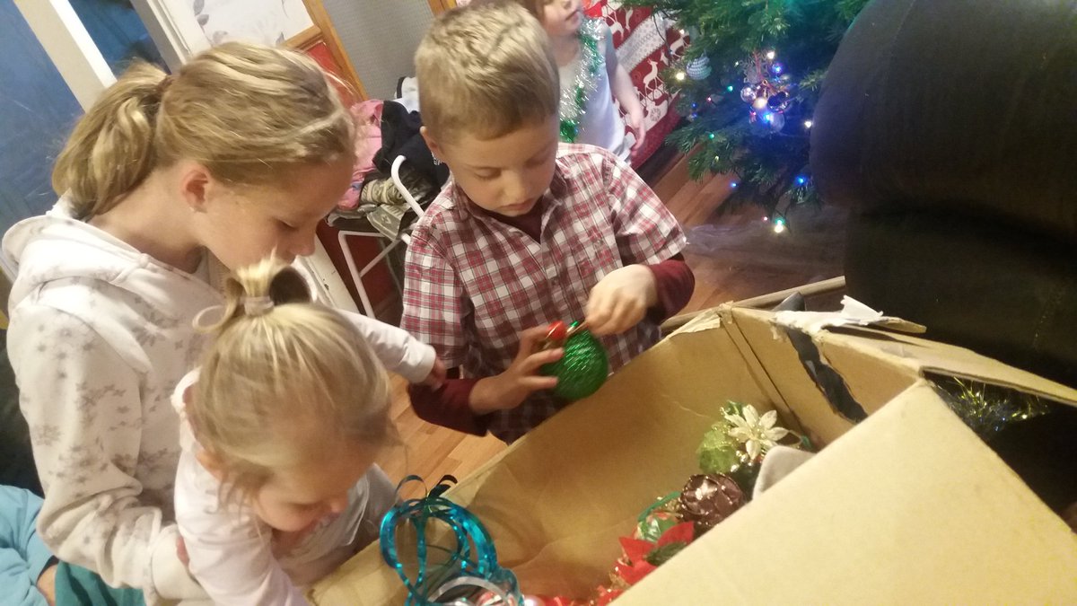 SamanthaSmart16's tweet photo. Bringing Xmas to Nannie Dawns... https://t.co/q2MSstIE0g