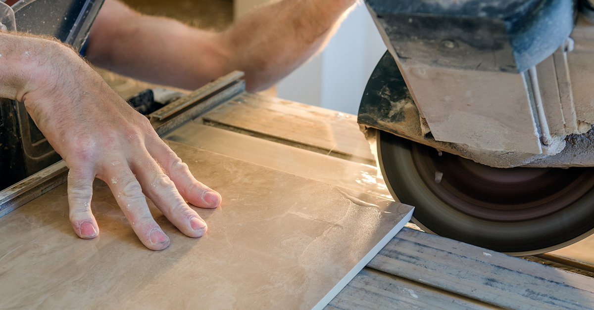 FactoryTile's tweet image. #DIY #TipTuesday: An old tile saw blade is not your friend! 🚫 A fresh diamond blade will mean fewer cracked tiles and save you time on the installation. Ideally, it&apos;s better to have a new blade for every new major tile job! 👌factorytiledepot.ca/index.php?pg=d… #DIYTips