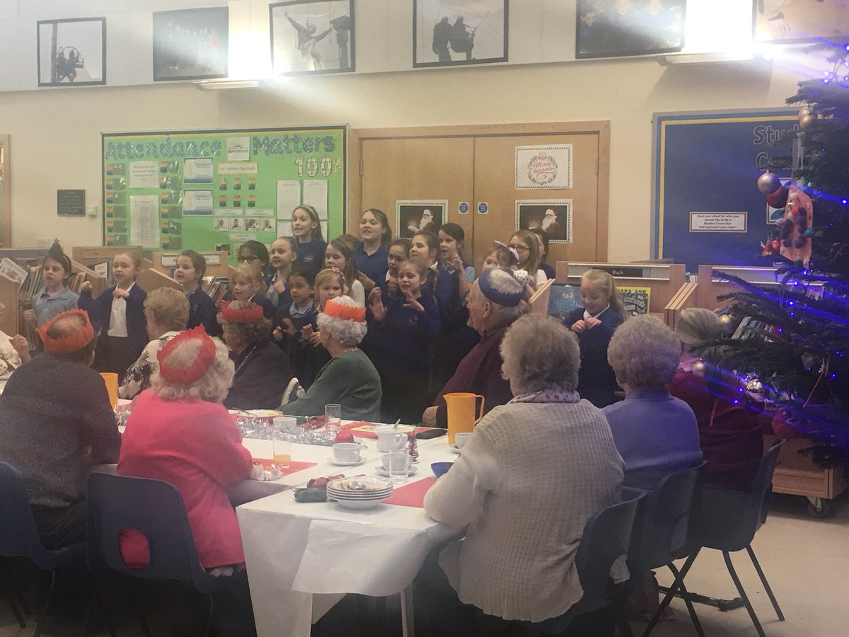 Lynne_1960's tweet photo. We welcomed our local community for Christmas Lunch who were then entertained by the @Norbridgeschool Choir #CommunityEngagement  #theteamworks https://t.co/I33bqIt2vq