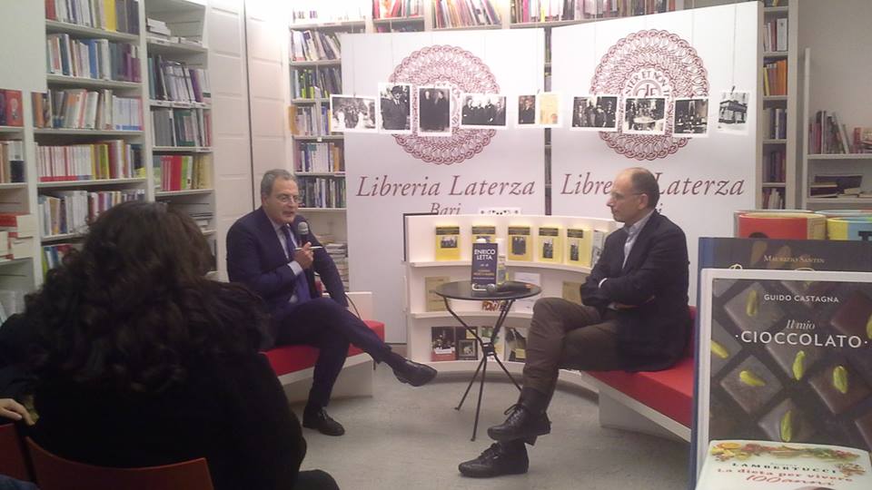 LibreriaLaterza's tweet photo. Incontro con Enrico Letta, autore di "Contro venti e maree", edito da Mulino. 
L'autore ha dialogato con Alessandro Laterza.
#LibreriaLaterza https://t.co/0TtDitowMX