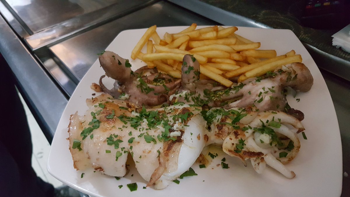a_turca's tweet photo. Sepias al plancha y pulpos patatas A LA Turca Bar Restaurante café y tapas variadas kebab durum pita platos pizza y muchas cosas más Pásalo bien Felises Fiestas https://t.co/dmRK9fMJBc