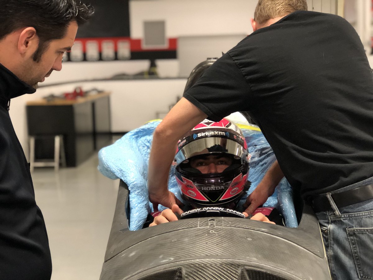 ArrowMcLaren's tweet image. A little early Christmas present for @jack_harvey42 who gets a new seat today! #INDYCAR 🎄🎁