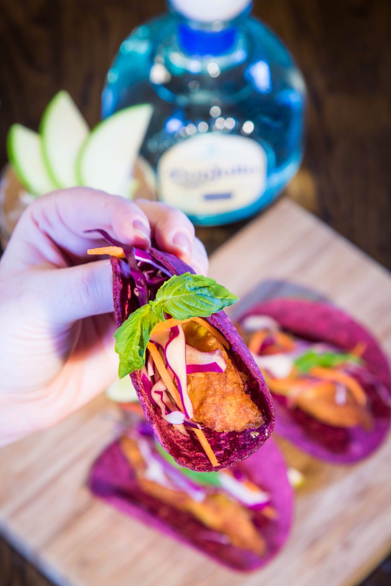 Grab your $3 Taco today at Takito Kitchen! #TacoTuesday!

#tacos #glutenfree #eeeeets #eaterchicago #wickerpark #infatuationchi #devourpower #f52grams #chicagofood #tacosforlife <a href="/WickerParkComm/">Wicker Park Chicago</a> <a href="/chicagofoodies/">Chicago Foodies</a> #foodblogger @ChicagoSE #happyholidays