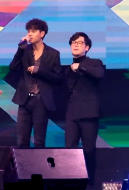 bumbi_m's tweet photo. ภาพตัดคู่5555❤️❤️❤️❤️
ชั้นจะเก็บเธอไว้ทั้งสองคน
#tomtoy #TomIsara #TomRoom39 #thetoys https://t.co/35QQoDUMAl
