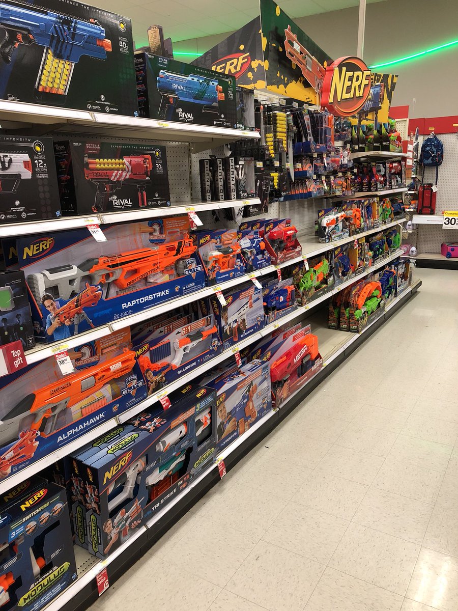 walkr4731's tweet photo. #santa#iknowhim https://t.co/FObqmUPIDm