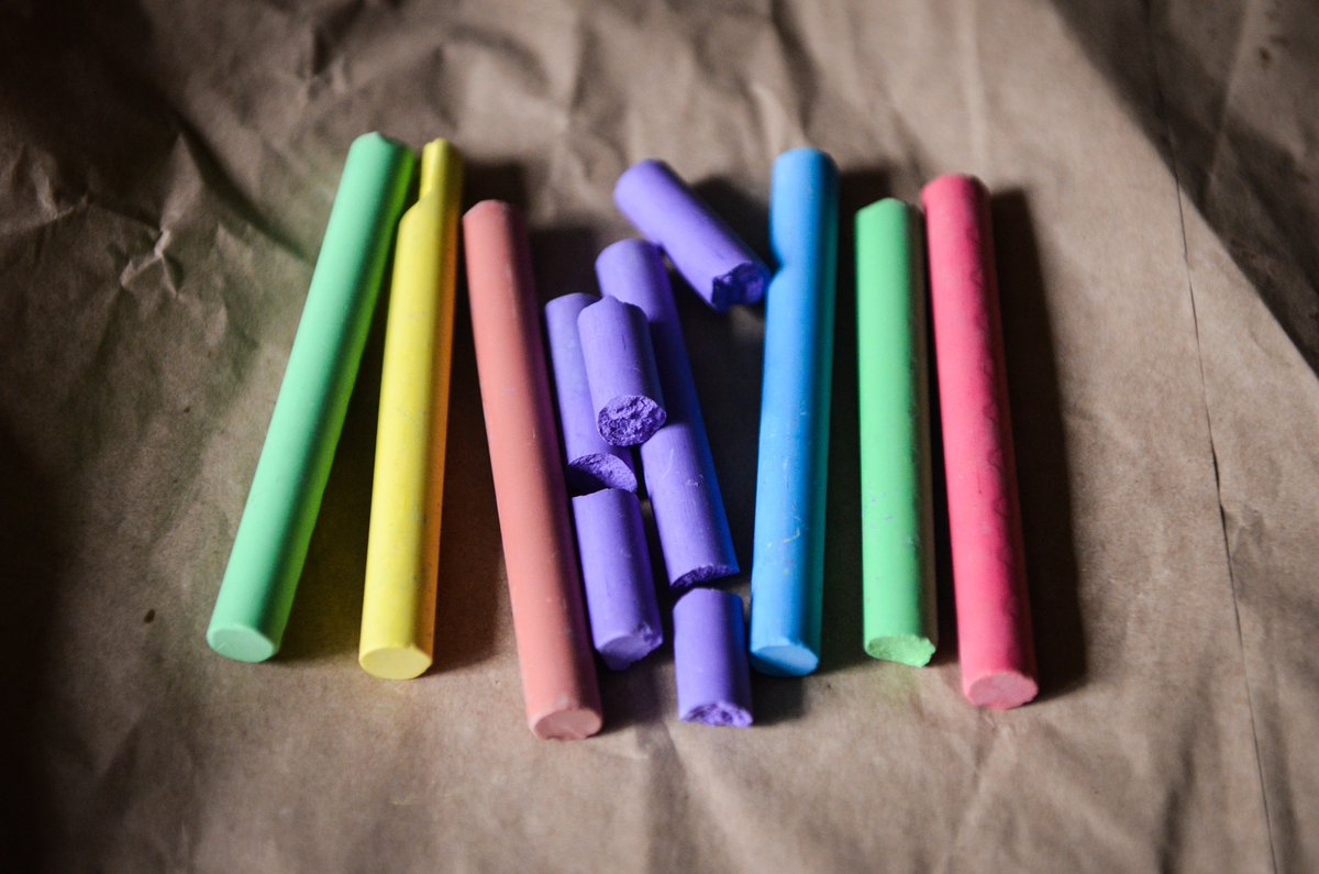 murielgriveaud's tweet photo. Vive la couleur en ces temps de grisaille hivernale et à vos crayons pour de belles infographies...#mbaddmb https://t.co/DAB4ajG9W8