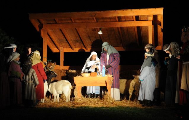 The 2017 Live Nativity at First Baptist Church of Fort Walton Beach continues tonight through Saturday from 6-8:30pm. FREE to attend. buff.ly/2BLPwzi #livenativity