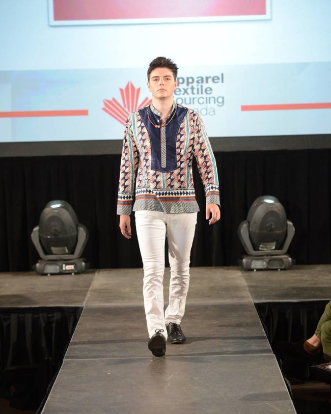 ATS_Tradeshow's tweet photo. African Mirror call out fierce, stylish, urban diversity. If we made it happen so can you. As a young computer engineering student jumping into the world of fashion
#atsc #ATSC2017 #fashionshow #fashiontoronto #fashionmodels #torontolife #africanfashion https://t.co/5za6gnxW3V