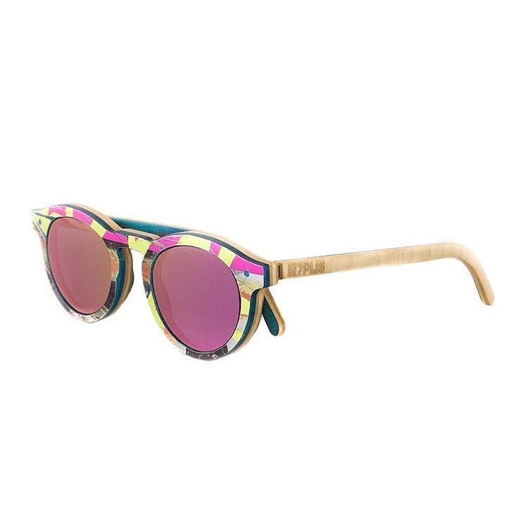 Monture faîtes en bois de skateboard recyclé made in france par 7plis avec nos verres solaires, coloris blueberry
#bois #wood #skateboard #madeinfrance #sunglasses #novacel