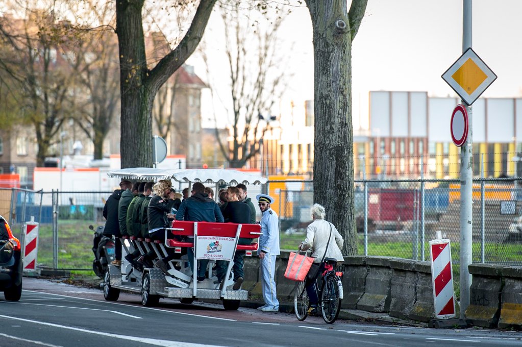 oudehouthaven's tweet photo. 90%! Nog twee dagen om de honderd te halen: https://t.co/rvhL1QeQhI Steun onze publicatie over de Oude @Houthavens . Het is nu of nooit! Boek komt niet in de winkel. CC:  @gebiedsontw020 @Paulonfire @scheepbeeld @schlijper https://t.co/R4mUFBbAdj
