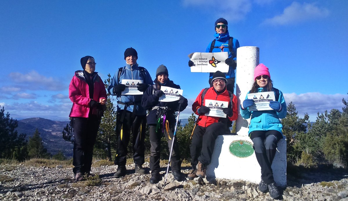 GVAparcs's tweet photo. Un grup de valents pujà des de Vallibona al cim del Turmell (1.276mts)
#PNTinença per a celebrar el #DiaInternacionalMuntanyes #DIM2017 https://t.co/DRX8XIhZYb