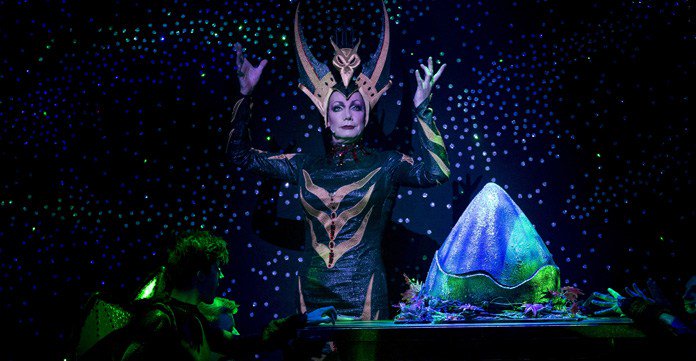 solenttimes's tweet photo. Revel in the Drama and Burst out Chuckling with Snow White at the Mayflower Theatre https://t.co/uqh0SHOLUU https://t.co/yK0ENxr7Zs