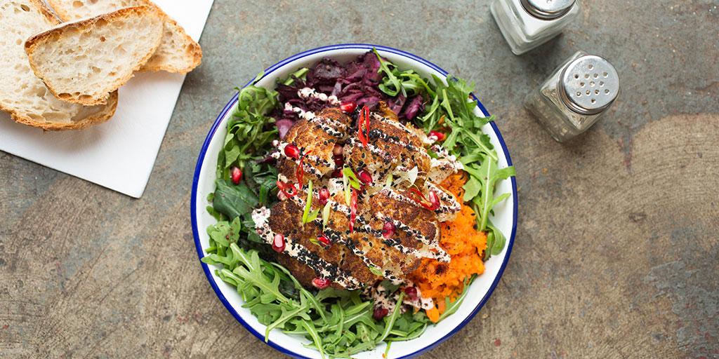 autumn_yard's tweet photo. Here's our Harissa Cauliflower with Orange Carrot mash veg, Braised Red Cabbage, Blanched Spinach Swiss Chard & Harissa yogurt (v, gf). Don't forget Hackney Downs Studio residents get 15% off! #AutumnYard #HackneyDownsStudios #Cauliflower #Lunchtime https://t.co/6kEmFYRd2v