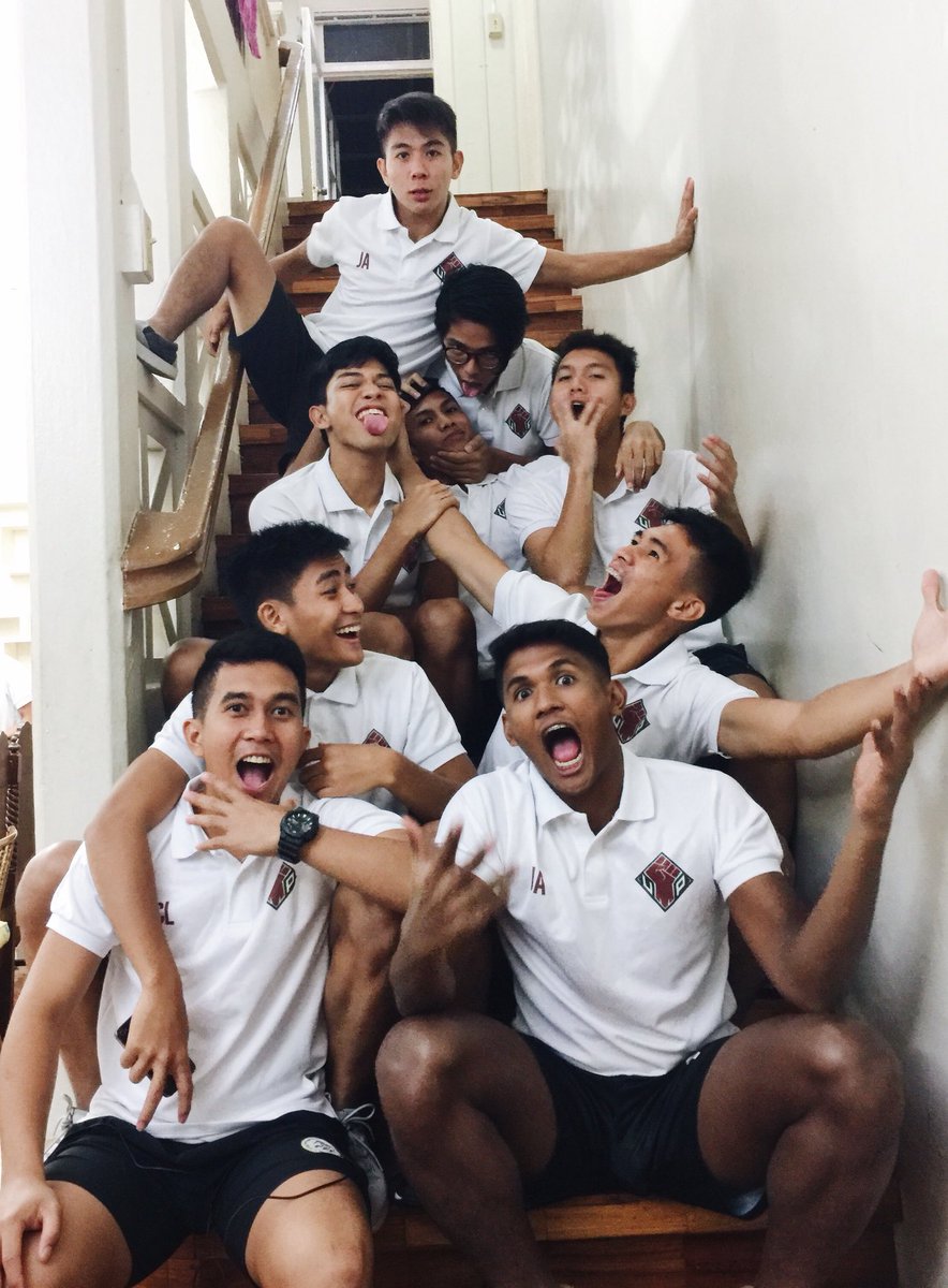 miggyclarino's tweet photo. Brothers from different families 💯 Happy Holidays from yours truly 🎄🎅🏼 #Batch15 #bestbatch (@KyleMagdato10 @pdiizon @jaybeeeee08 @janjanabraham2 ) https://t.co/W5ohPSG5sS