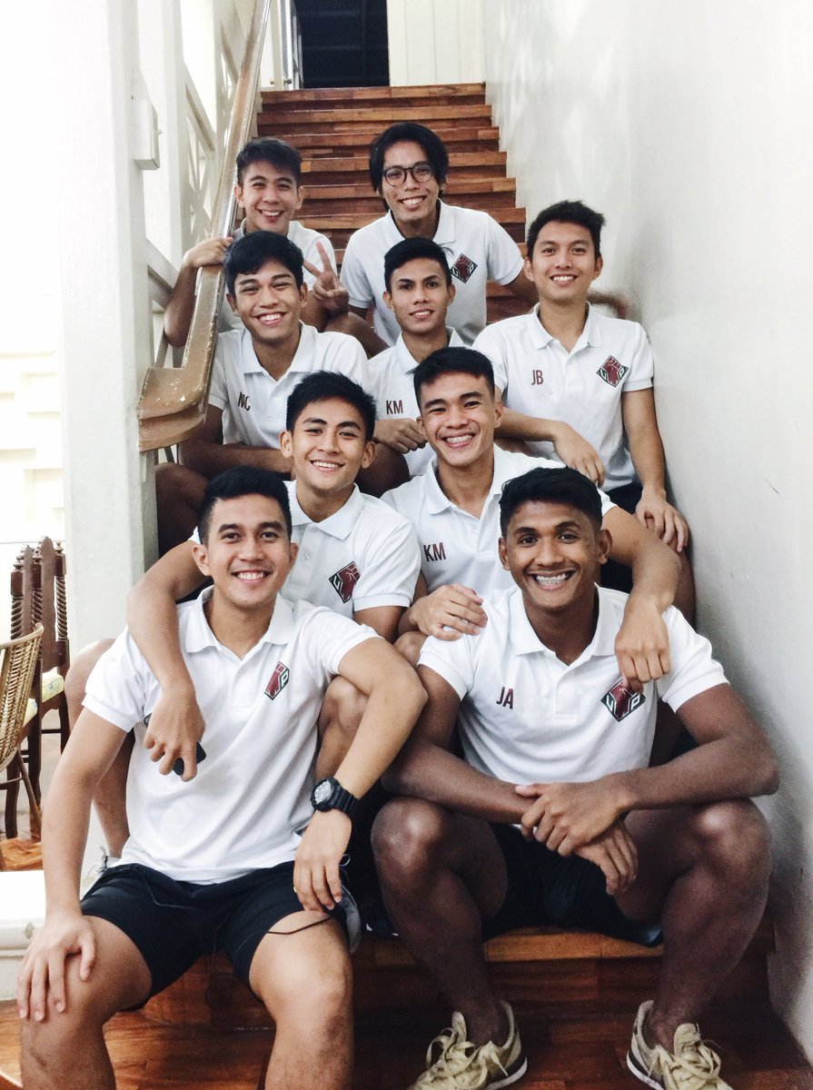 miggyclarino's tweet photo. Brothers from different families 💯 Happy Holidays from yours truly 🎄🎅🏼 #Batch15 #bestbatch (@KyleMagdato10 @pdiizon @jaybeeeee08 @janjanabraham2 ) https://t.co/W5ohPSG5sS