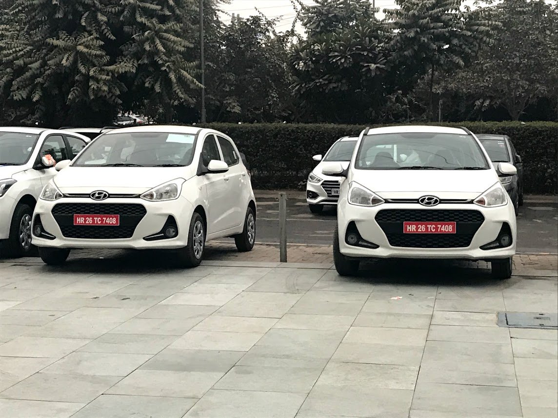 __sid__'s tweet photo. Is this possible @MORTHIndia ? Two cars with same temp license #. https://t.co/ruZr8fg8CA