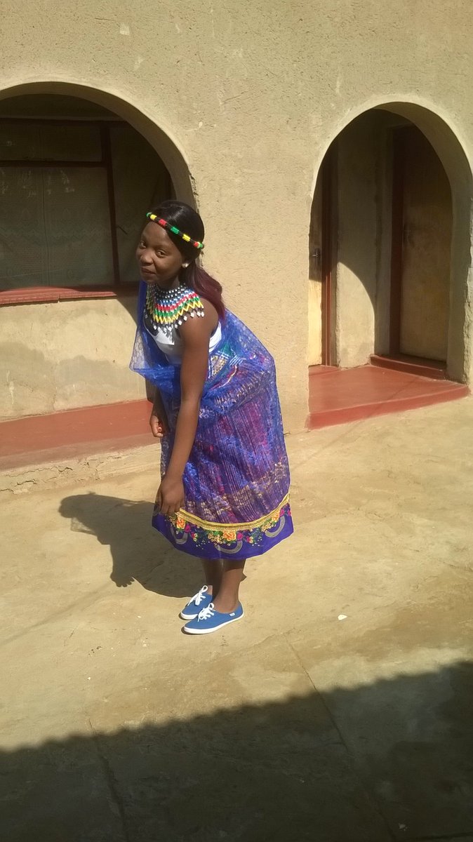Andzie8's tweet photo. Sister T ,congratulation nwana bava famba iyandla swona nale ka grade 12 https://t.co/Wuo4T4V38Z