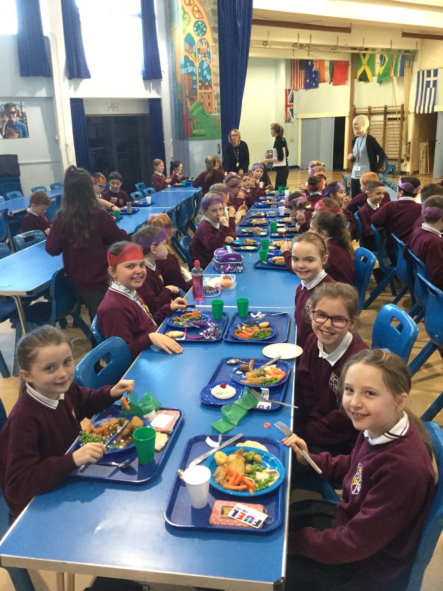 RCS_Alder's tweet photo. Year 5 pupils enjoying their Christmas lunch. Owen said it’s like his nanna’s. https://t.co/0yW2P9pLpr