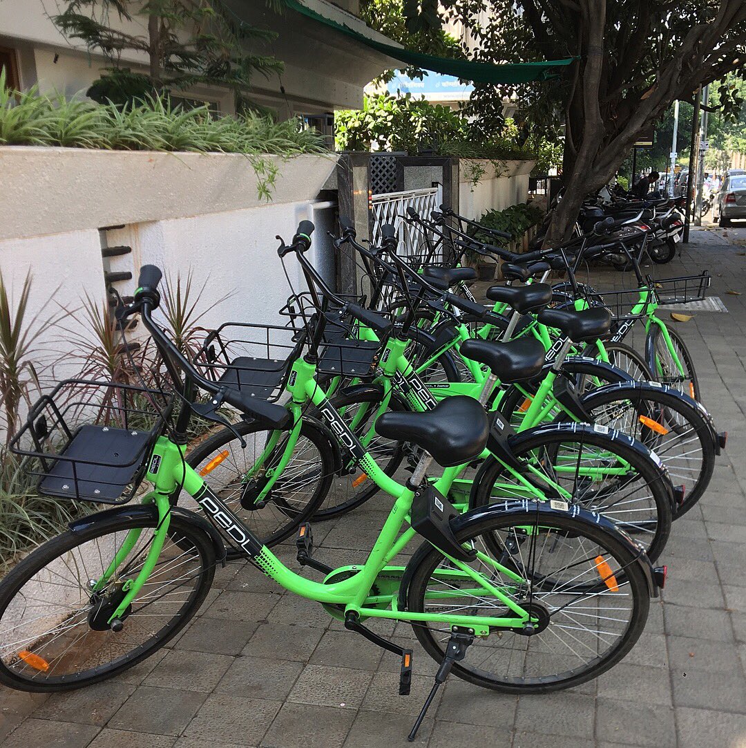 amarbarwe's tweet photo. Just hop on! If you want to move around Aundh/Baner just hop ontothese, and enjoy your ride at a bare minimum rent. Superb initiative! #rentacycle #cycling #punesmartcity #pedl #aundh #baner #pune #iphone6s https://t.co/q97RoxWWD2