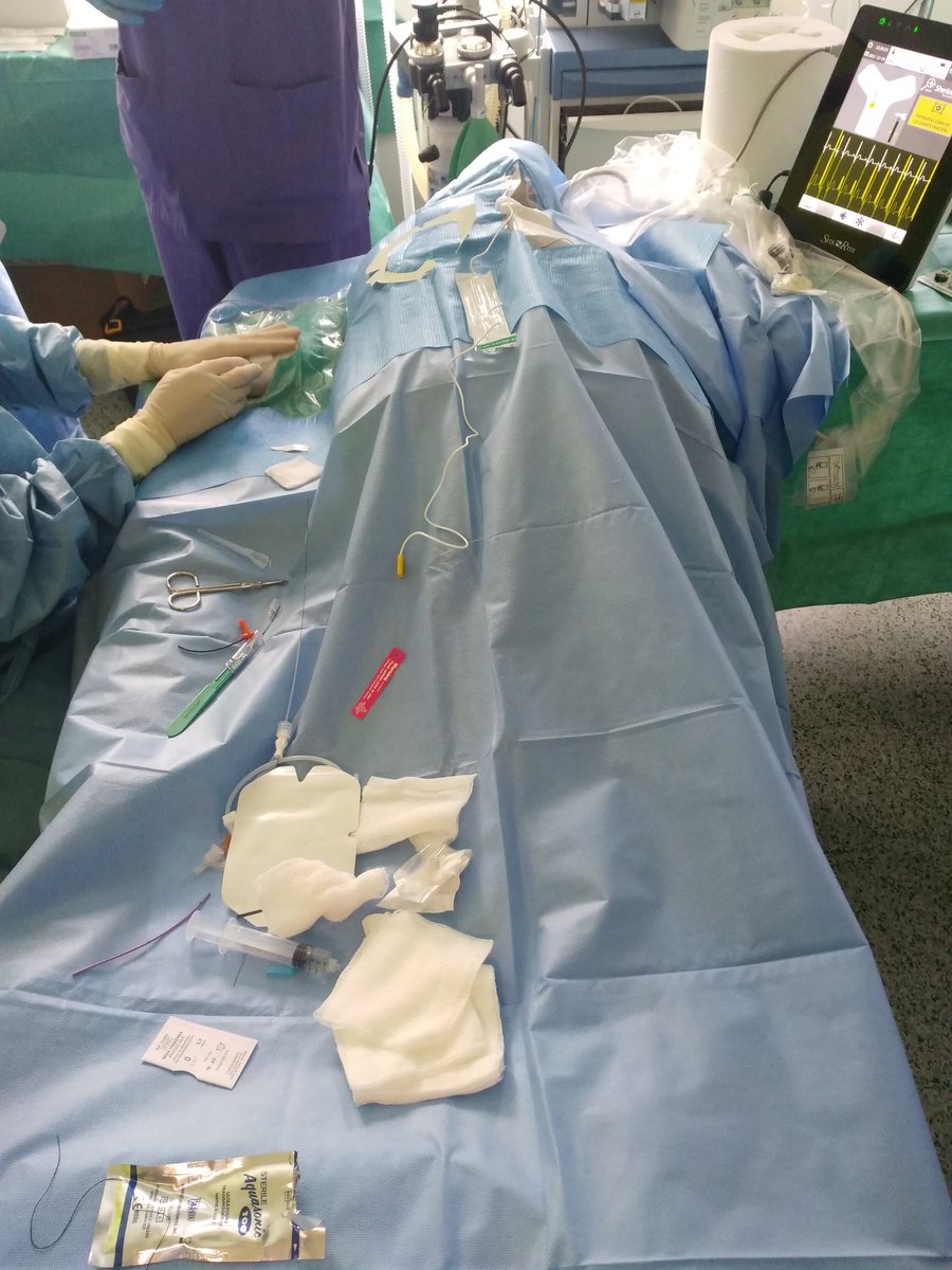CTF_ASACEC's tweet photo. Segunda jornada del Curso de inserción tunelización y manejo de catéter PICC para enfermería y medicina
Organizado, dirigido e impartido por personal de enfermería del Servicio de Anestesia y Reanimación del #CHUAC
#XXIAC
Taller integrado de inserción de PICC
#19dic2017 https://t.co/l5vTjvQUwm