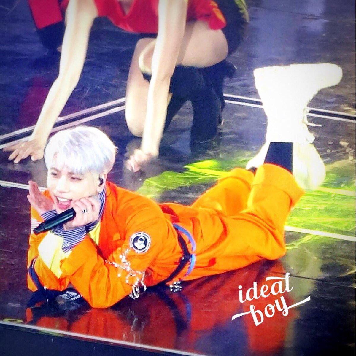 libooon's tweet photo. Ты всегда в наших сердцах…❤️ Ты хорошо потрудился❤️. #JongHyun #jonghyunshinee https://t.co/Pgrkw8Ggk6