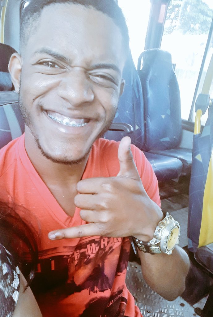 l4riss4g's tweet photo. O mais lindo 😂 #rodelas @Gusttavomp1 https://t.co/hpVi7PWHSg