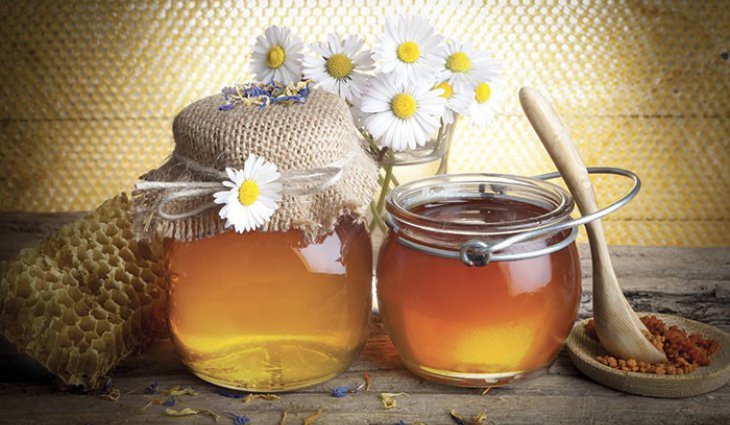 PocztaZdrowia's tweet photo. Miód, propolis, mleczko pszczele i wosk pszczeli mają działanie antybakteryjne. https://t.co/WB2Dbqxd56 https://t.co/Y7UqIkFpvl