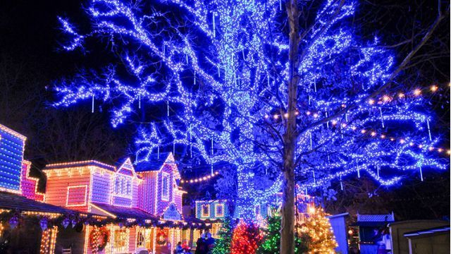 Silver Dollar City Among 7 Best Places to See Christmas Lights in U.S. dlvr.it/Q6gZS1 https://t.co/paXnl8vneo