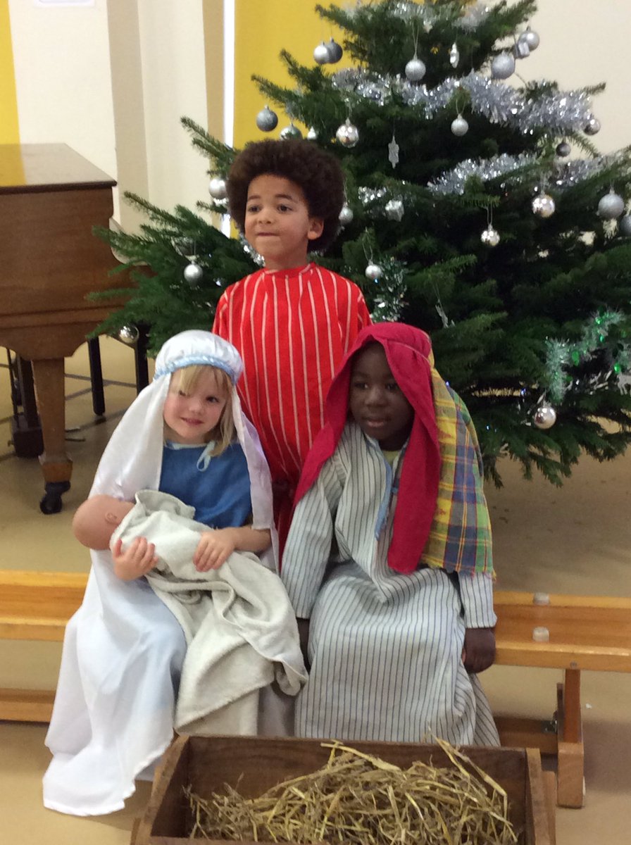 AdamsrillRn's tweet photo. Nativity play cast. https://t.co/fz3rTffbR8