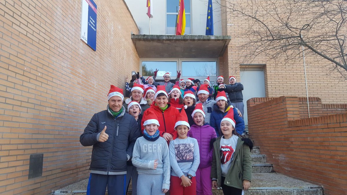 Un año más el profe Javi nos ha preparado para afrontar la San Silvestre! Estamos preparados 💪. Gracias <a href="/Pcivilsacedon/">P. Civil Sacedón</a> como siempre por vuestra colaboración! #somosdeporte #VidaSana #Navidad2017