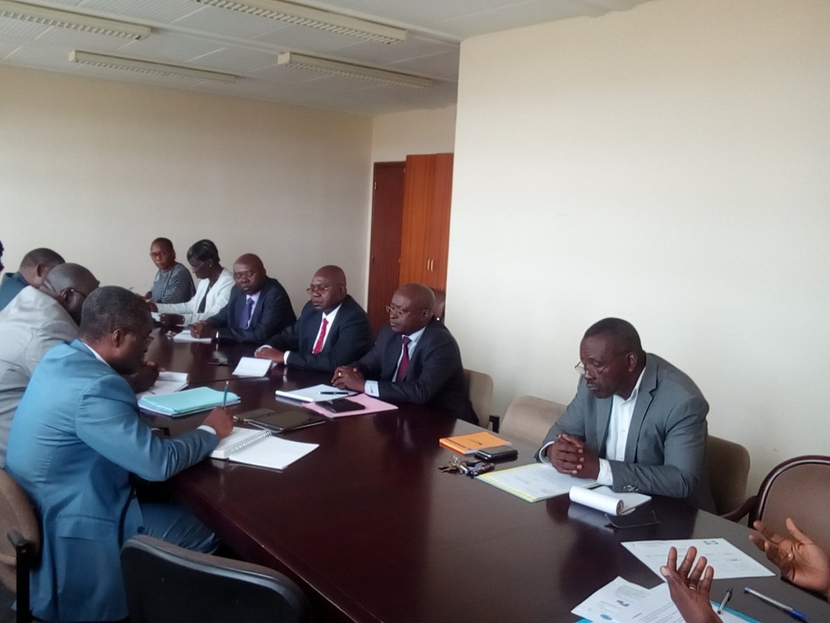 JUSTINTCOMM's tweet photo. #Gabon - Ministère de l'Intérieur; mardi 19 décembre 2017, réunion de prise de contact SG / Directeurs Généraux/Centraux https://t.co/CZSKgPtnft