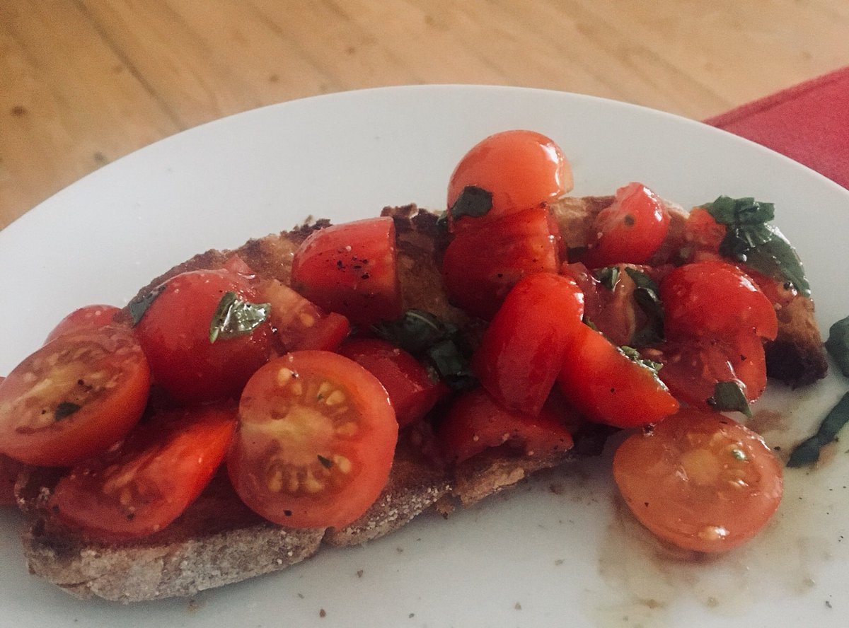 weefoodtaster's tweet photo. Homemade bruschetta on sourdough for lunch - healthy, nutritious and very delicious #bruschetta #Italian #sourdough #tomatoes https://t.co/Z8wpetkptv