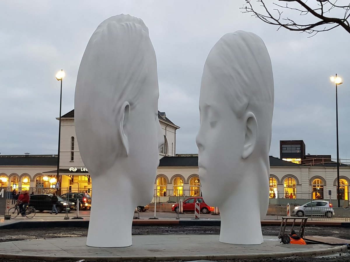 Leeuwarden culturele hoofdstad 2018! De eerste van 11 reusachtige fonteinen is onthuld voor het station @Leeuwarden! Binnenkort wordt ze omgeven door mist …..bit.ly/2xXnsX9 #LF2018