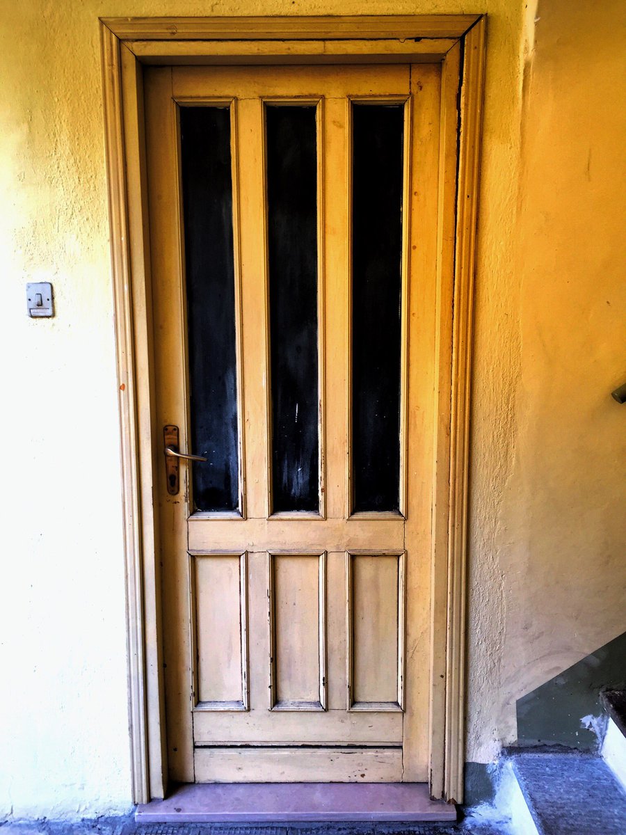 AlbeMarello's tweet photo. Ci sono oggetti che hanno la capacità di aprire le scatole dei ricordi. Anche quelle più vecchie, malconce e dimenticate. E resti lì, imbambolato, a guardali rapito

#Monferrato https://t.co/S10iIWvaSc