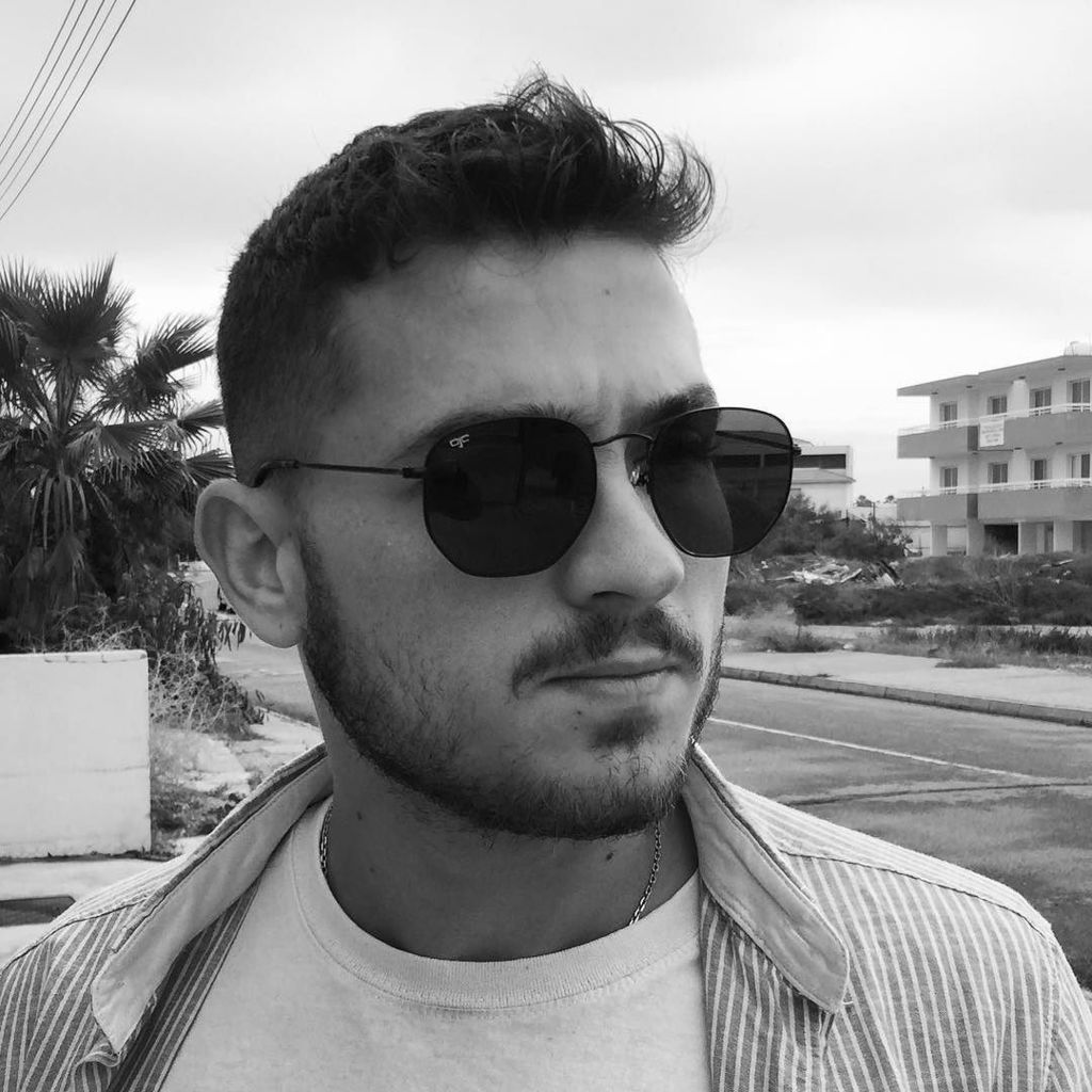 ItsJoeMayer's tweet photo. #keepoushingforward 
#lifeinprogress #realshit #alwaystherealme #businessinprogress #learnhowtolove #plp #christmas #bulgariaontheroad #banskoski #holidayspirit #moremusicng #eyephotomagazine #hopelessrecords #indipendentrecordlabel #morelifehappenshere … https://t.co/FEgv5bjxk6 https://t.co/pNFoMLOYoP