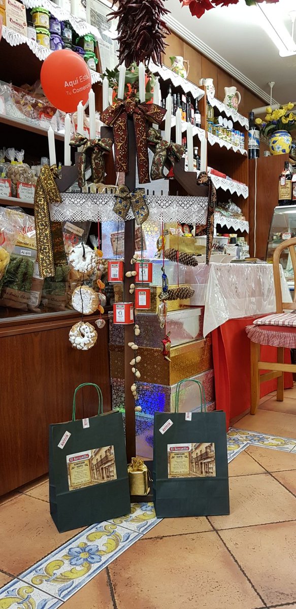 ¡¡¡Ya es #Navidad en <a href="/ElSerranillo/">El Serranillo</a>!!! 🎄 🎁 🎅 Ven a visitarnos a la Plaza del Conde Luna, 4 o a San Agustín, 9 en #Leonesp