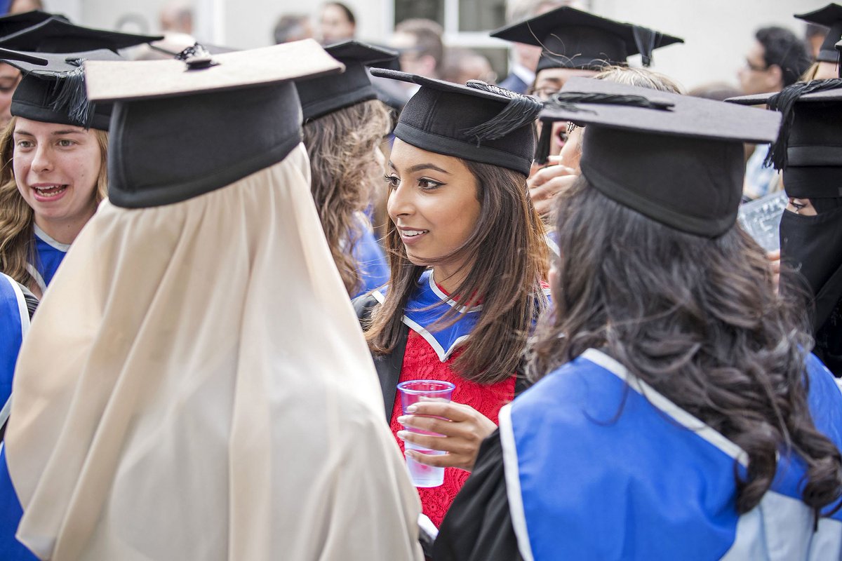 QMULSLLF's tweet photo. Congratulations to everyone graduating today!
#QMUL #QMULGraduation https://t.co/OuBL33JLYR