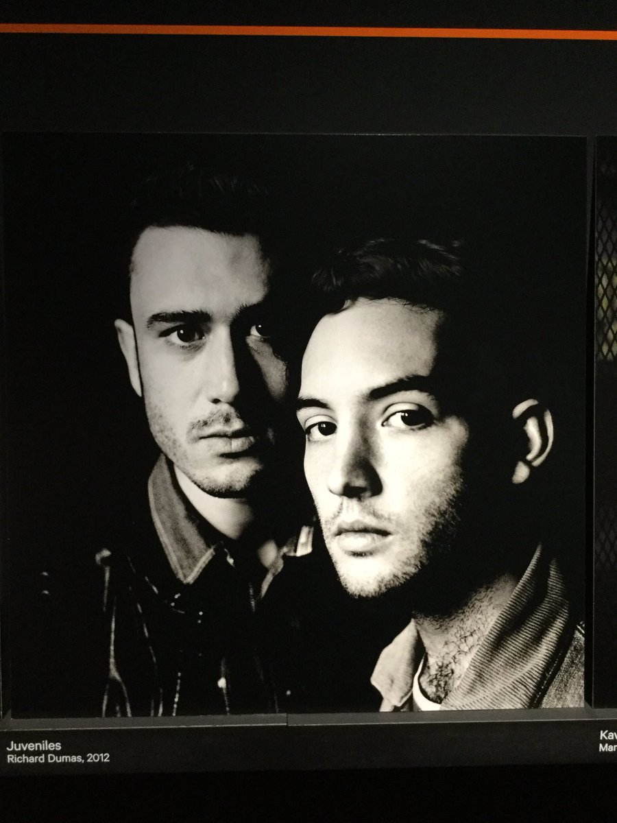 carlphik's tweet photo. Portrait de @Juvenilesband à la @philharmonie de #paris pour l’exposition « @etiennedaho l’aime pop » https://t.co/7F7VMzBHxt